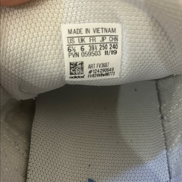 Adidas Americana vs. Superstar ‘USA’ Sneaker Women’s size 6.5 - Picture 6 of 6